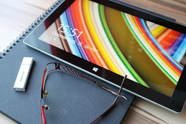 List of Useful Gadgets For Frequent Readers List of Useful Gadgets For Frequent Readers